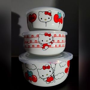 - New 2024 Hello Kitty Valentines 3 piece ceramic food storage containers.